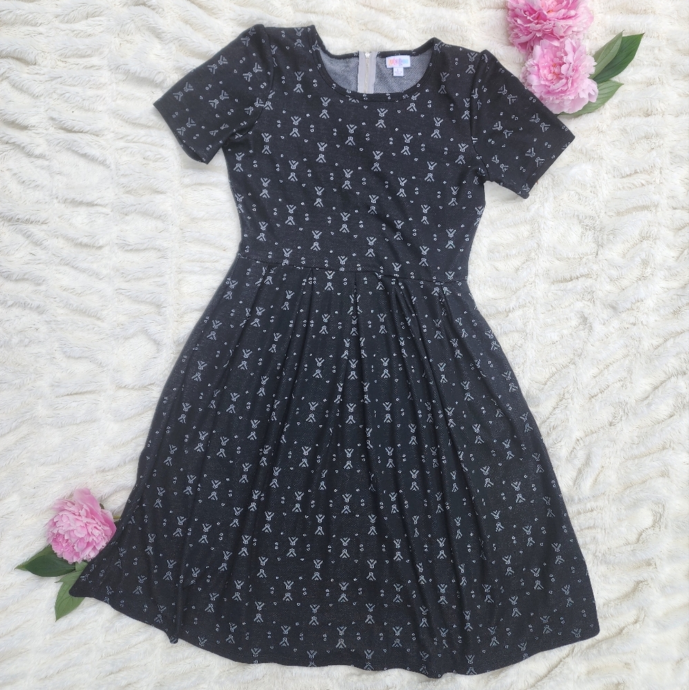 Lularoe "Amelia" Mid-Length dress in Large